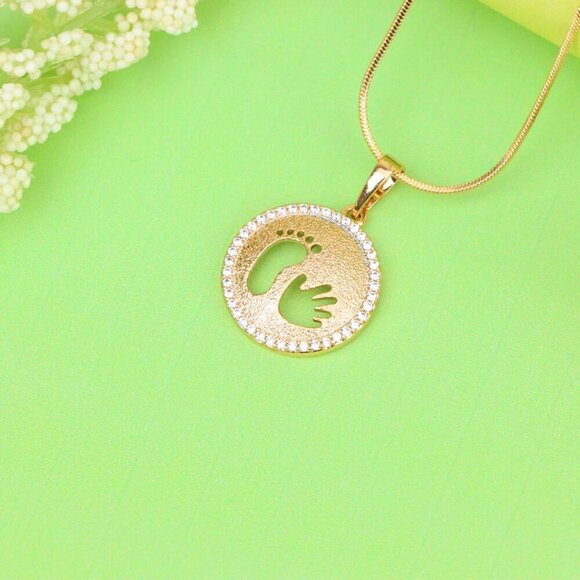 "Rose Gold Round Pendant with Baby Footprint and Handprint Cutout, XPPT1397 - Picture 11 of 13